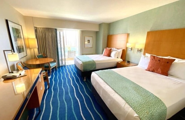 Ala Moana Hotel 24th FL R0 Ocean View 2 Double Beds