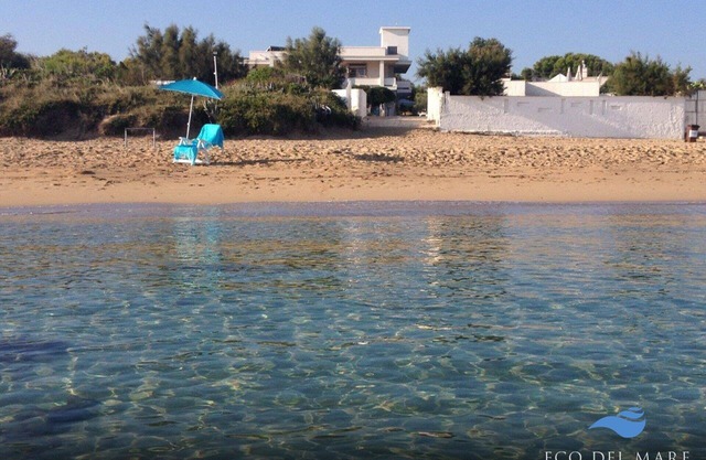 ALBA CHIARA con acceso directo a la playa de arena de Monopoli - PUGLIA