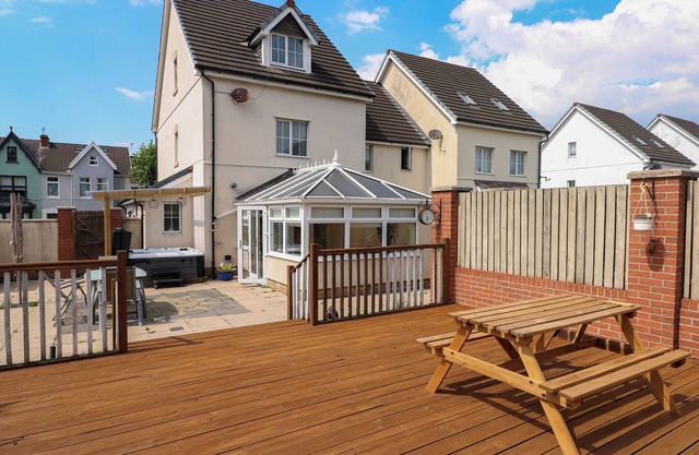 ALBAN ROAD, pet friendly, with hot tub in Llanelli