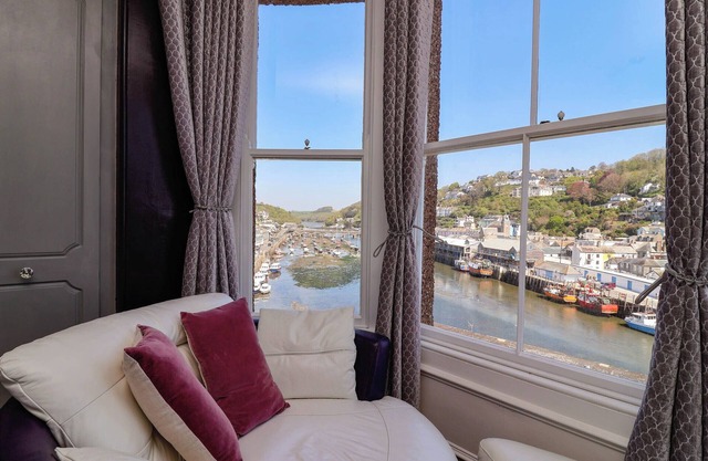 ALBANY, family friendly, country holiday cottage in Looe