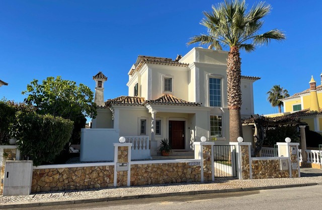Algarve, Almancil: Villa totalmente aislada, piscina privada, televisión GB / D / NL / F