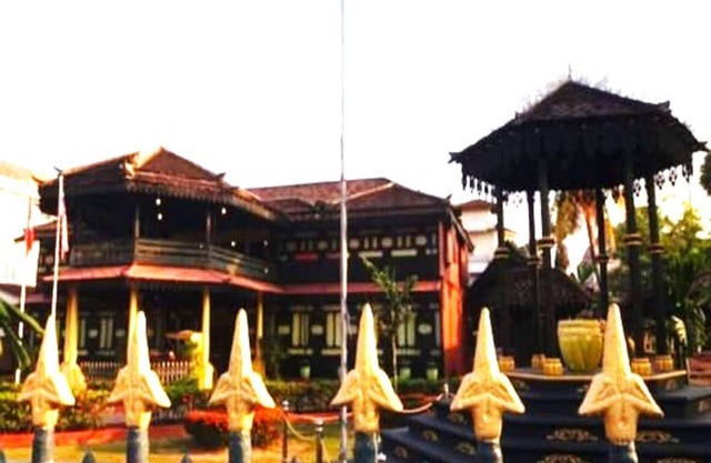 Alia Express Green Mango, Kota Bharu