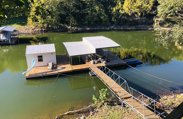All Decked Out! Grand Lake waterfront, boat dock and views. Drowning Creek.
