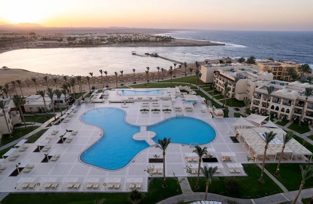 All-Inclusive Stay with Waterpark, Spa & Near Diving Spots l 4 Pool-view Rooms