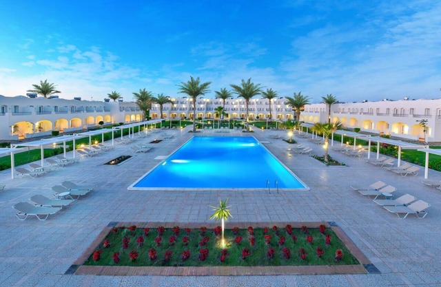 All-Inclusive Vibes | 4 Sea-view Rooms w/Pool Bar, Yoga, Tennis & Beach Access