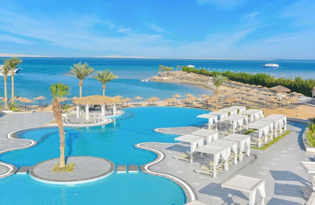 All-Inclusive 2 Pool-View Rooms l Private Beach, 6 Pools, Dining Options & Spa