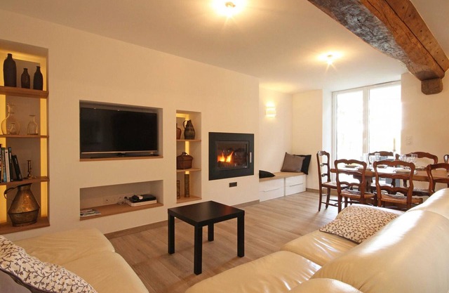 Gîte confortable avec jardin, animaux de ferme, proche nature et commerces, idéal pour familles