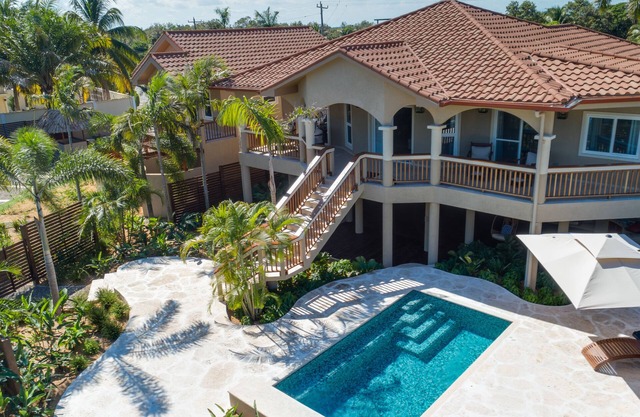 Villa Seahorse renovada 2018 | Piscina con acceso a la playa | Duerme 10 | cerca de Placencia