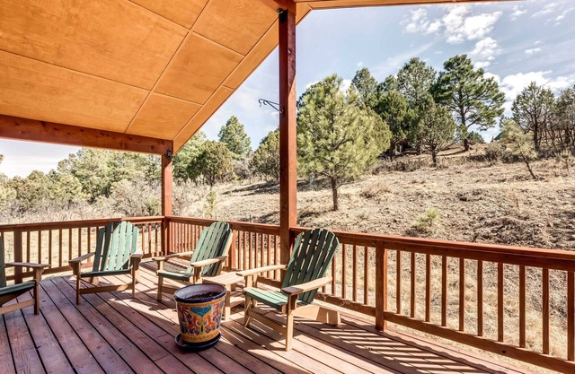 Alluring Alto Escape w/ Deck: 7 Mi to Ruidoso!