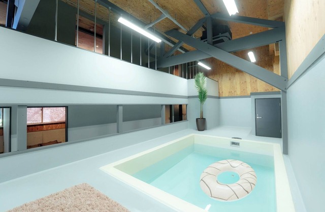 A new style of stay Indoor pool BBQ no need t / Choseigun Chiba