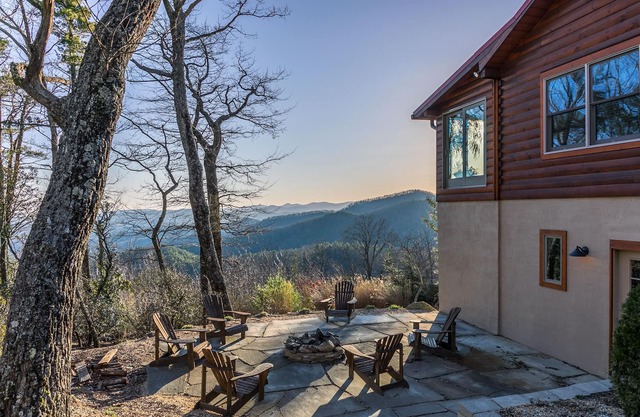 Alpine Vista - Blowing Rock Cabin con bañera de hidromasaje, teatro, sauna, vistas