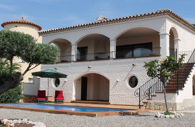 Alquiler vacacional de casa con piscina y vistas, max.6 personas, Roses