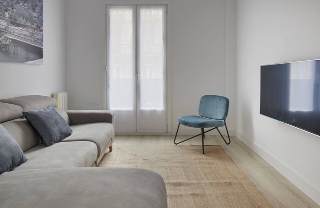 Always Easy I Chillida