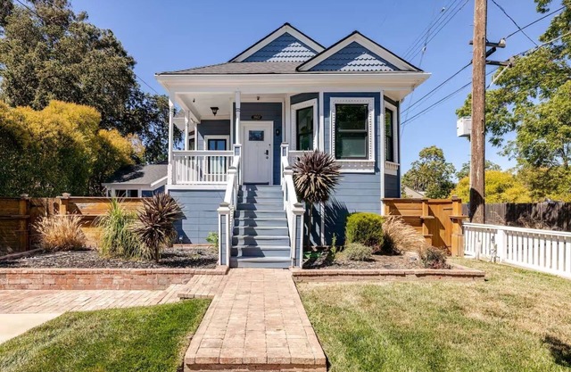 Amazing 2-bedroom house : Walking Distance to UC Davis Hospital and Midtown