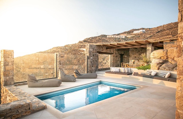 Amazing 2 Bedroom Private Villa With Small Pool and Lounge Area. Full Privacy