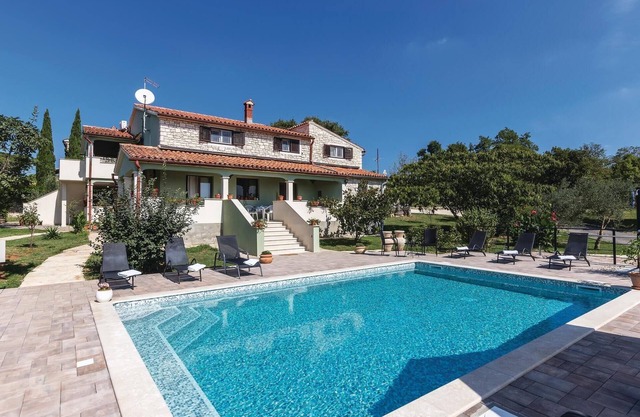 Increíble apartamento en Kanfanar con.