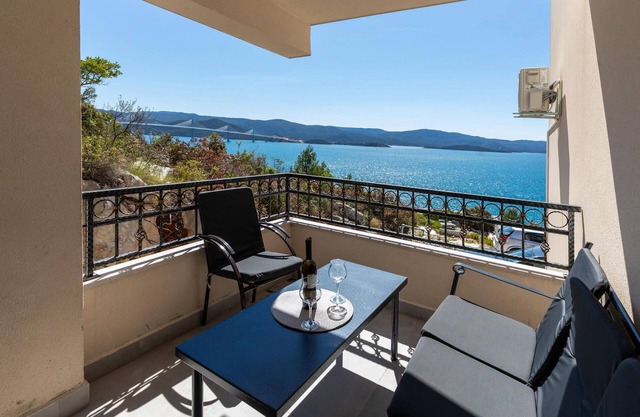 Increíble apartamento en Komarna con.