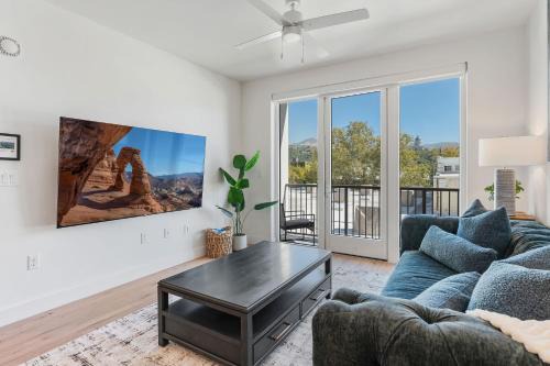 Amazing Deluxe 1BR Pool Gym HTub