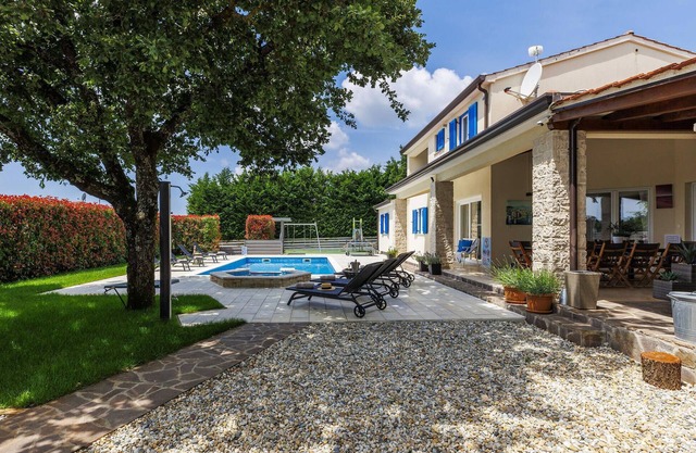 Increíble casa en Zminj con sauna