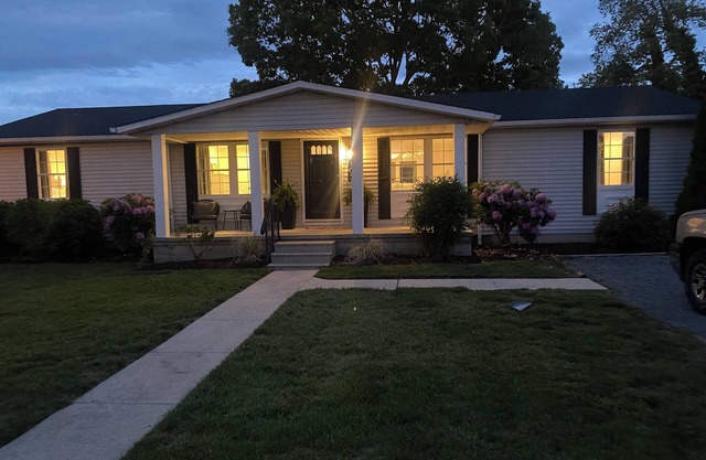 Amazing in town Lewes location Completely renovated to be spacious n comfortable