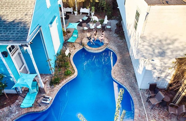 Amazing Modern Property 5 BR Next to French QT & Bourbon