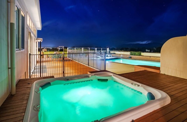 Amazing Mountainview Luxury Villa and Glamping