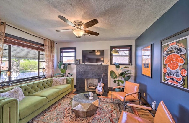 Amazing Musical Abode in Expo Square Neighborhood!