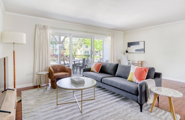 Amazing Palo Alto 2BR w/ W/D & Garden, near FB & Google, by Blueground