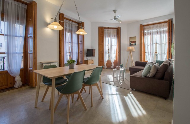 Amazing Shiny Apartment Torres de Serranos ! Estancia maxima 10 dias!