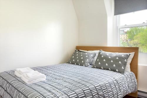 Amazing three bedroom Apartment in Central Montreal facing a park