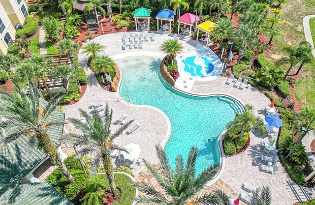 Amazing View Condo 4 Miles from Disney World with heated pool in Gated Community