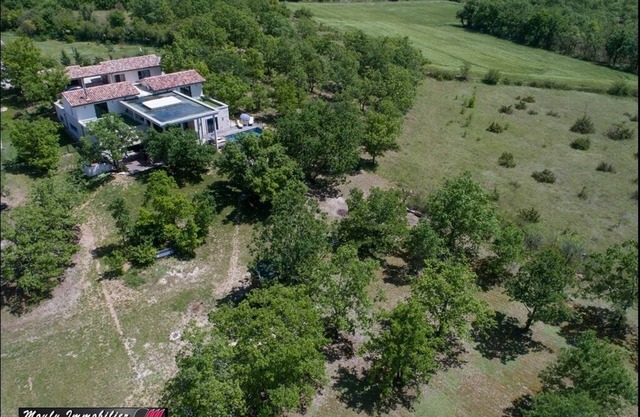 Impresionante villa con cocina a la vista, piscina y lago - Cahors