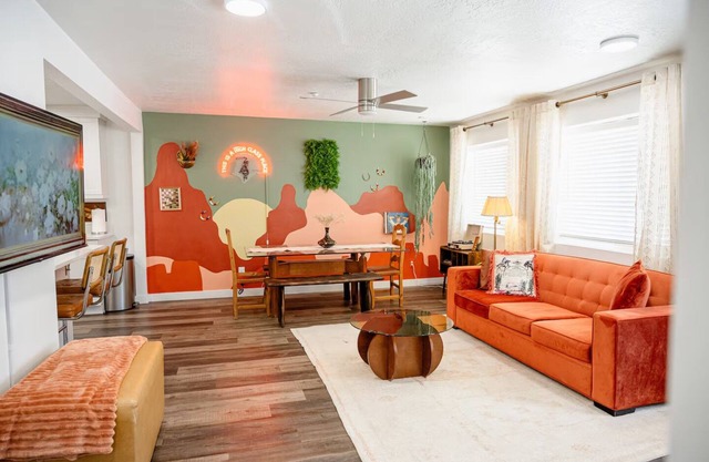 New 3BR/2BA: Private Hot Tub + Shared Pool, Sauna & Outdoor PingPong 1Hr to Zion