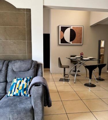 AMPLIO APARTAMENTO, en Cerezos 1 Quetzaltenango