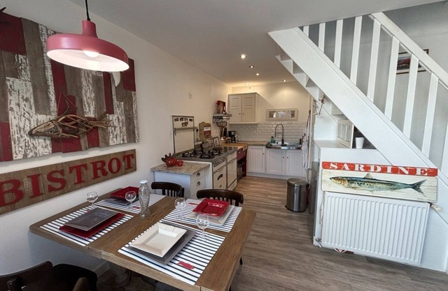 UN VACACIONES DE AIRE CON VISTAS AL MAR A 200 M DEL MAR