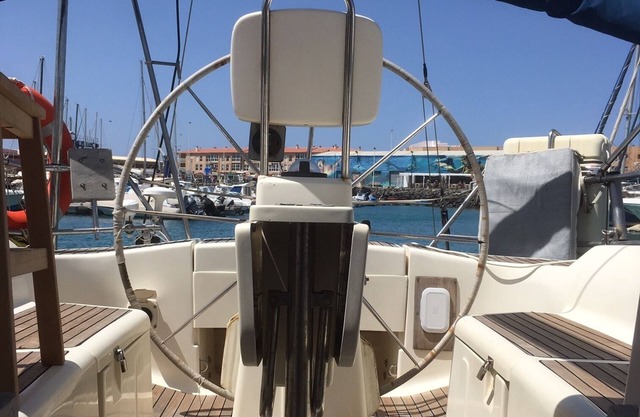 ANAKAONA ** Enjoy your holidays onboard**