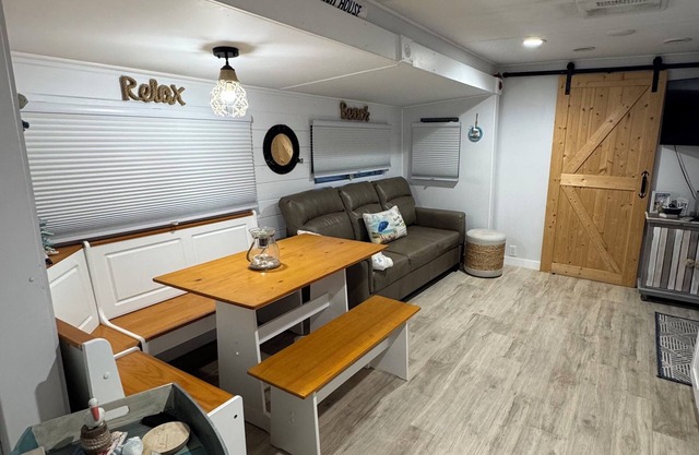Anchor by the Sea Beautiful renovated camper with a fresh coastal design