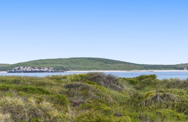 Anchors Away - Uninterupted views of the bay