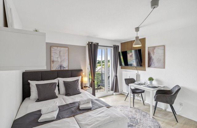 ANDRISS: Study & Work Apartment - Balcony - Kitchen