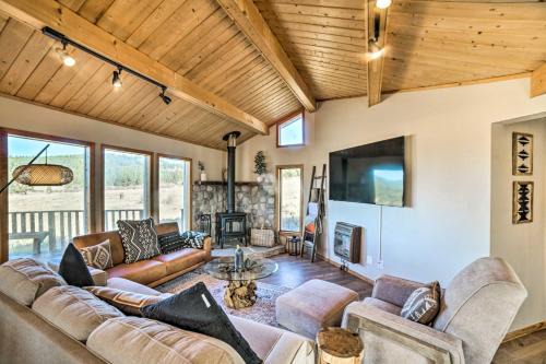 Angel Fire Mtn View Cabin with Hot Tub 2 Mi to Ski