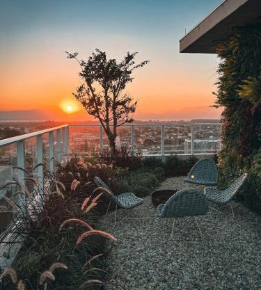 Apê elegante, terraço Lindo e ótima localização