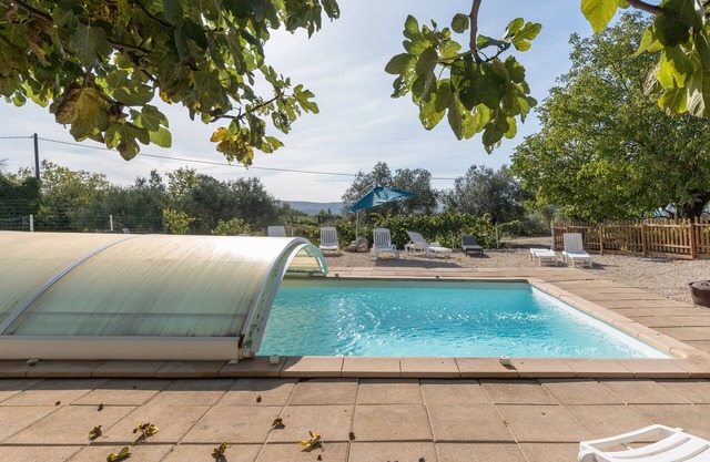 Apartamento 'Gîte 3 - Lavande' con vistas al lago, piscina compartida y Wi-Fi