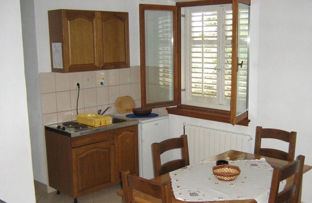 Apartment Milan (103801-A4) - Zaklopatica - island Lastovo