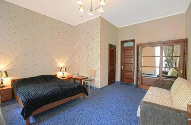 Apart-Hotel next to Deribasivska