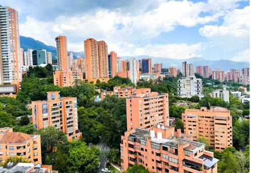 Apartaestudio en el poblado cerca a Povenza 241