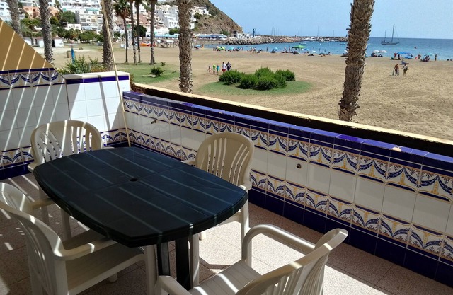 Apartamento frente a la playa de San José, paseo marítimo