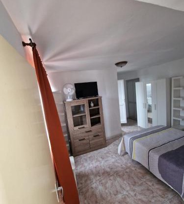 Apartamento La Roca con buena ubicación