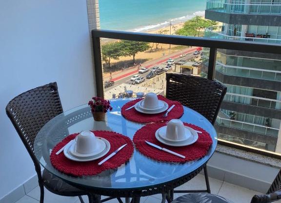 Apartamento mobiliado e funcional com vista para o mar da praia de itaparica