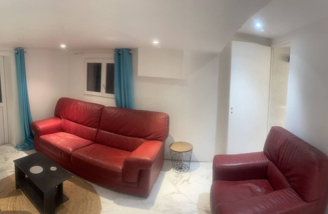Apartment 2 rooms ( Living room, bedroom, kitchen, shower Wc) 3km Massy TGV, RER-B