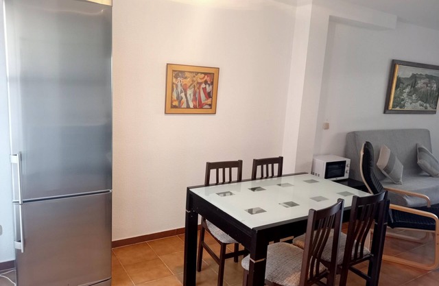 Apartamento en l'Escala a 200 m de la playa con piscina comunitaria.